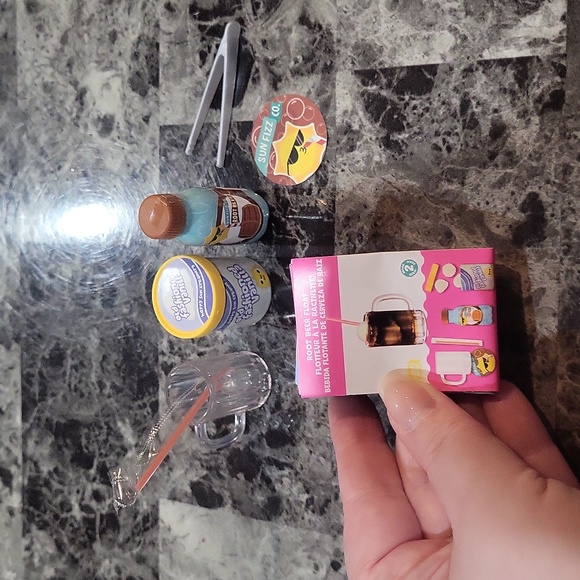 Miniverse Make It Mini Root Beer Float - Picture 2 of 3